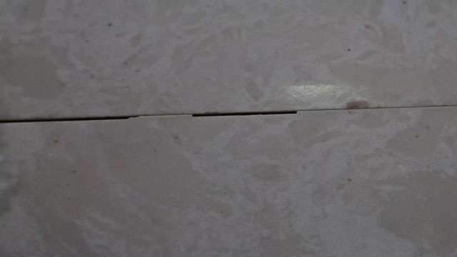 石材翻新時先補(bǔ)膠還是先做防護(hù)?
